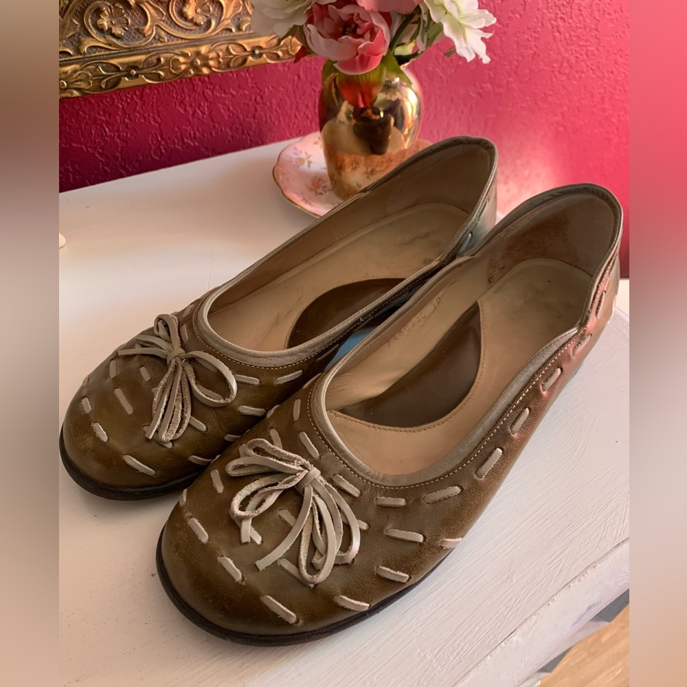 John Fluevog Vanessa Flats with Bow Accent